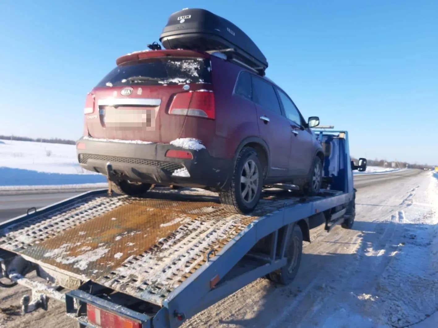 Реальный выезд эвакуатора на загородной дороге